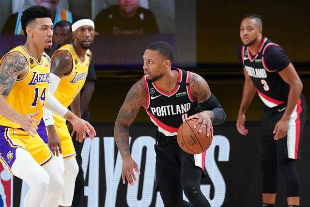  萨博尼斯两双国王加时力克开拓者